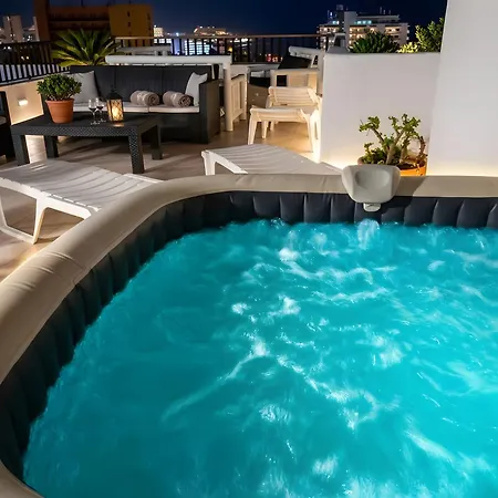 Penthause Luxe 501 Sea View Pool Apartmán *